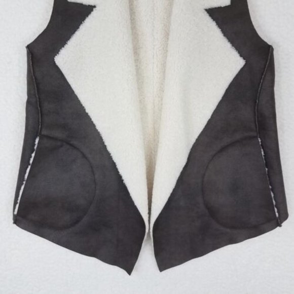 NEW French Connection Faux Suede Shearling Teddy Lined Open Vest Brown Soft sz L - Picture 3 of 4